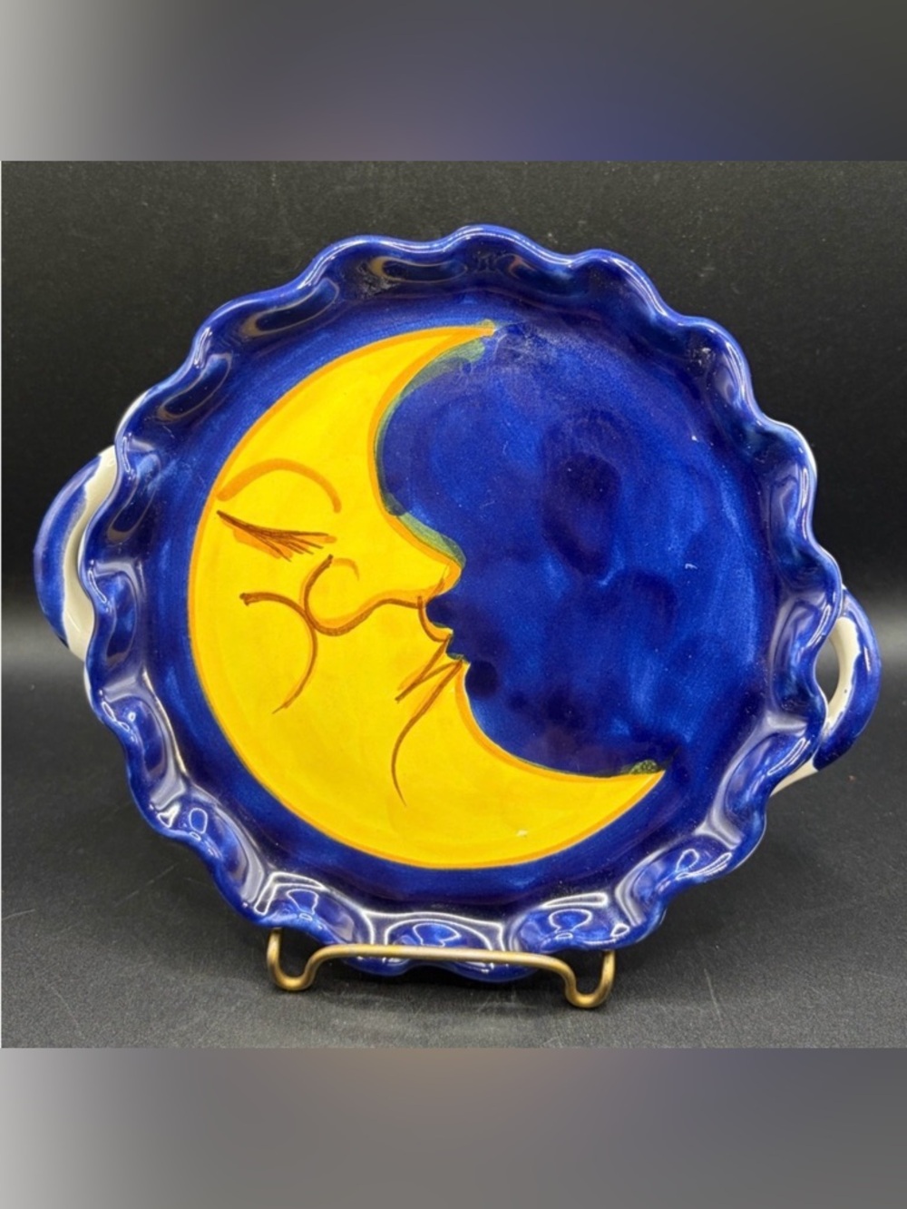 Vietri Hand Painted Italian Pottery Celestial Resting Moon Scalloped Edge Plate